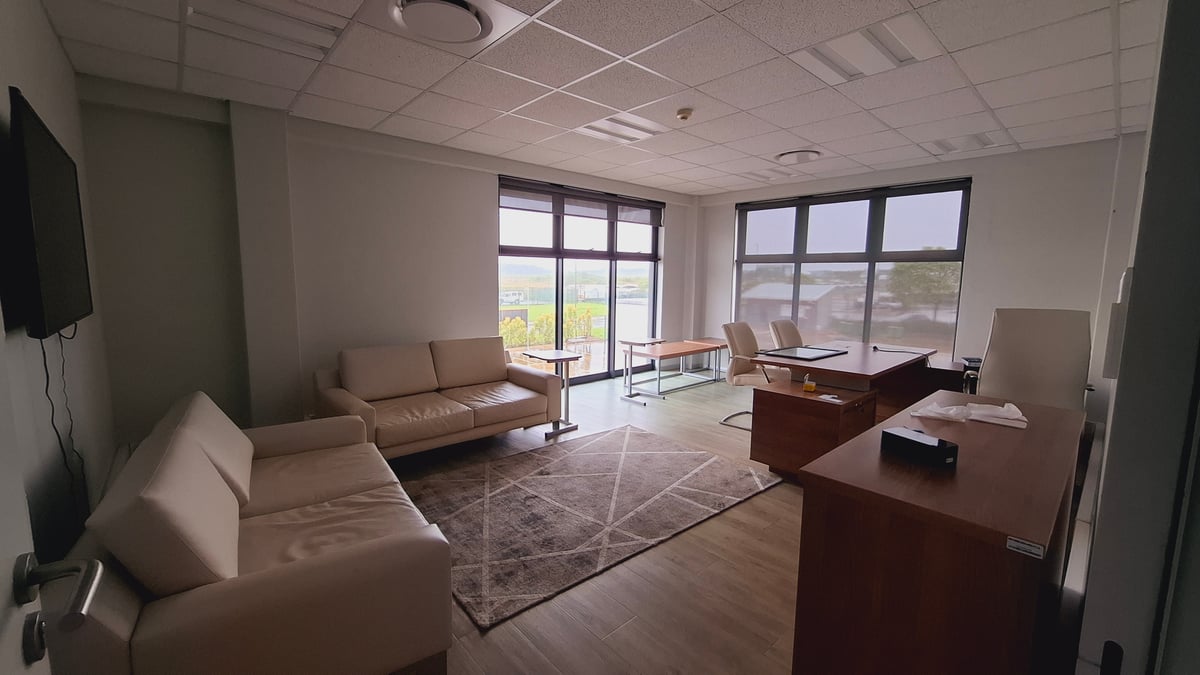 3 146m² Warehouse To Let in Dube Tradeport