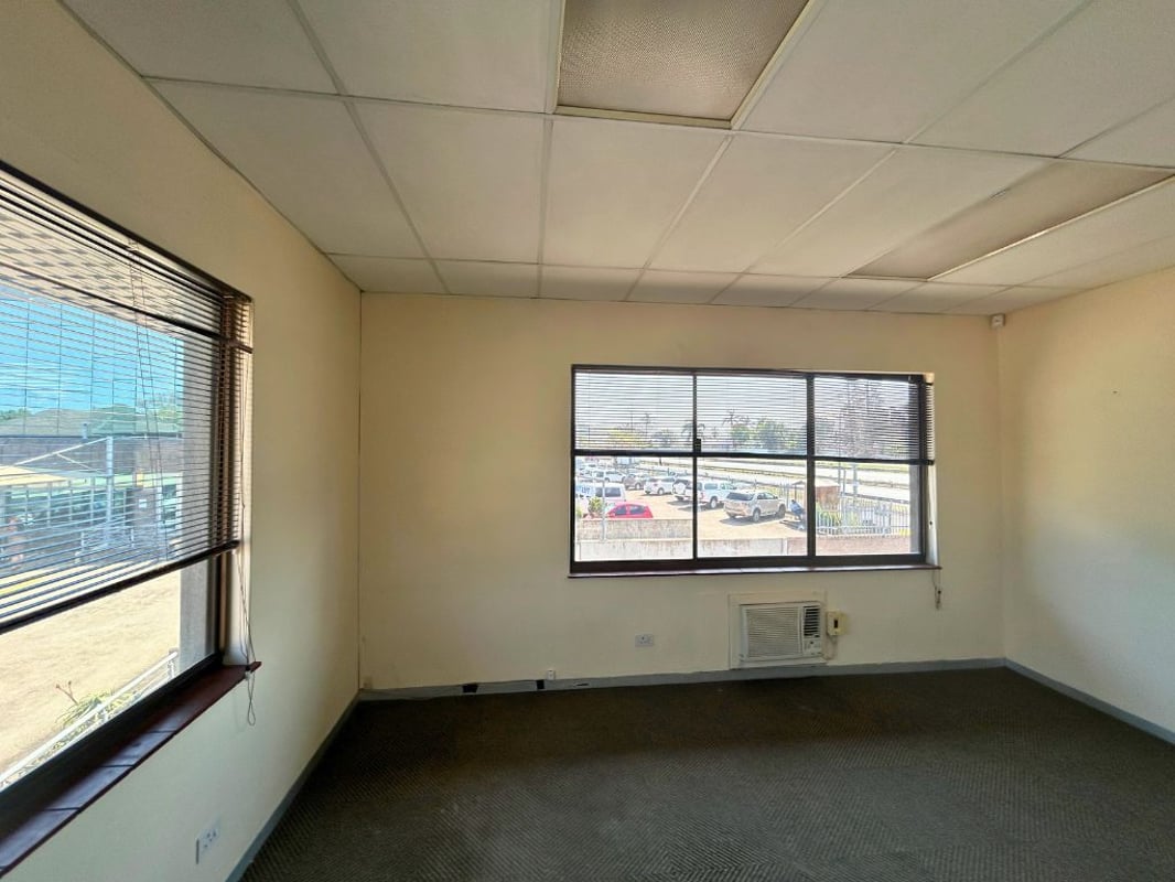  165m² Office To Let in Westville