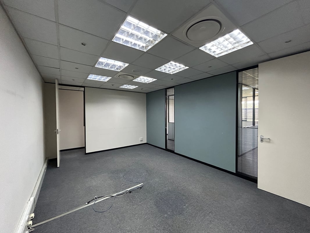 215m² Office For Sale in Westville