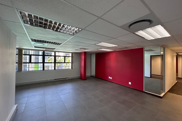 340m² Office To Let in Riverhorse Valley — image 6