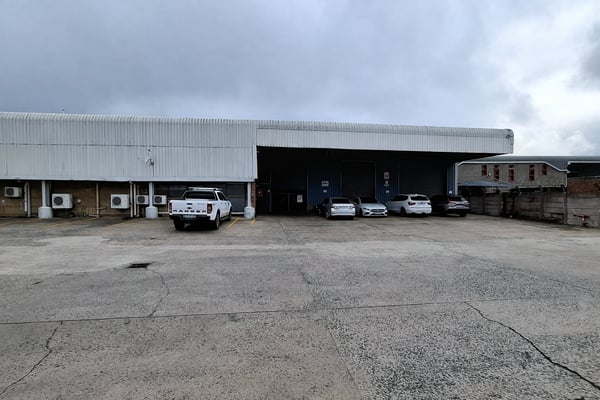 1 943m² Warehouse To Let in Springfield — image 2