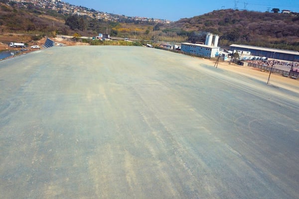 15 911m² Hardened Yard For Lease in Riverhorse Valley — image 4