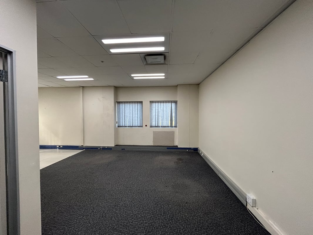 395m² Office To Let in Westville