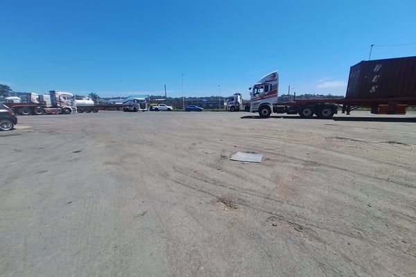 4 000m² Hardened Yard To Let in New Germany — image 2