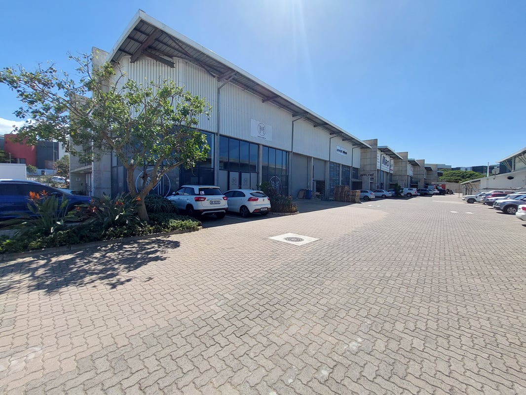 559m² Warehouse with Prime Exposure for Lease in Riverhorse Valley