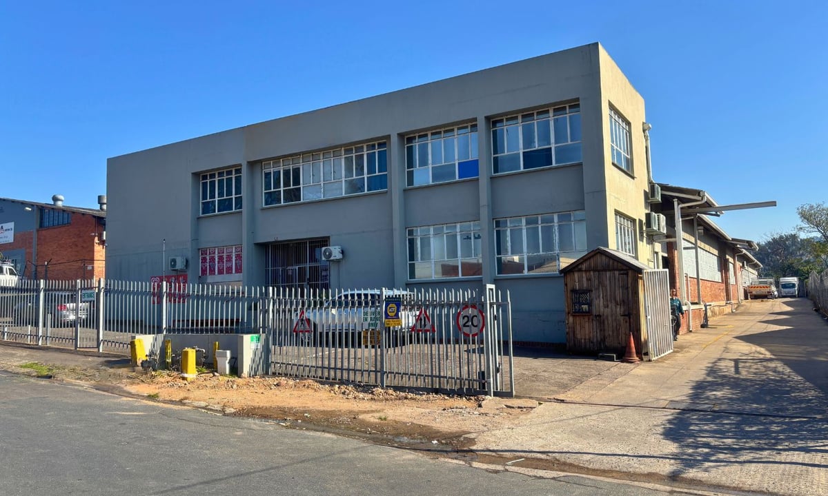 2140m²  Manufacturing & Warehouse Facility To Let – Westmead