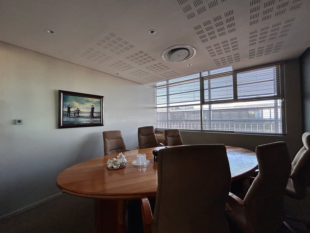 638m² Office To Let at Rigdeside Office Park 