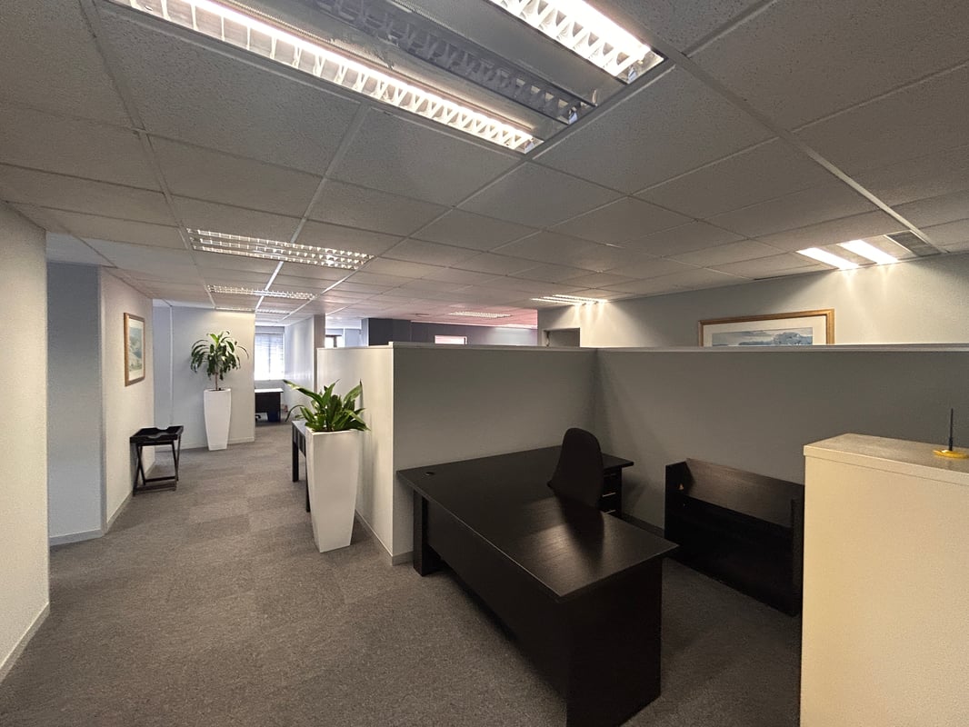 329m² Ground Floor Office To Let – 70 Buckingham Terrace, Westville