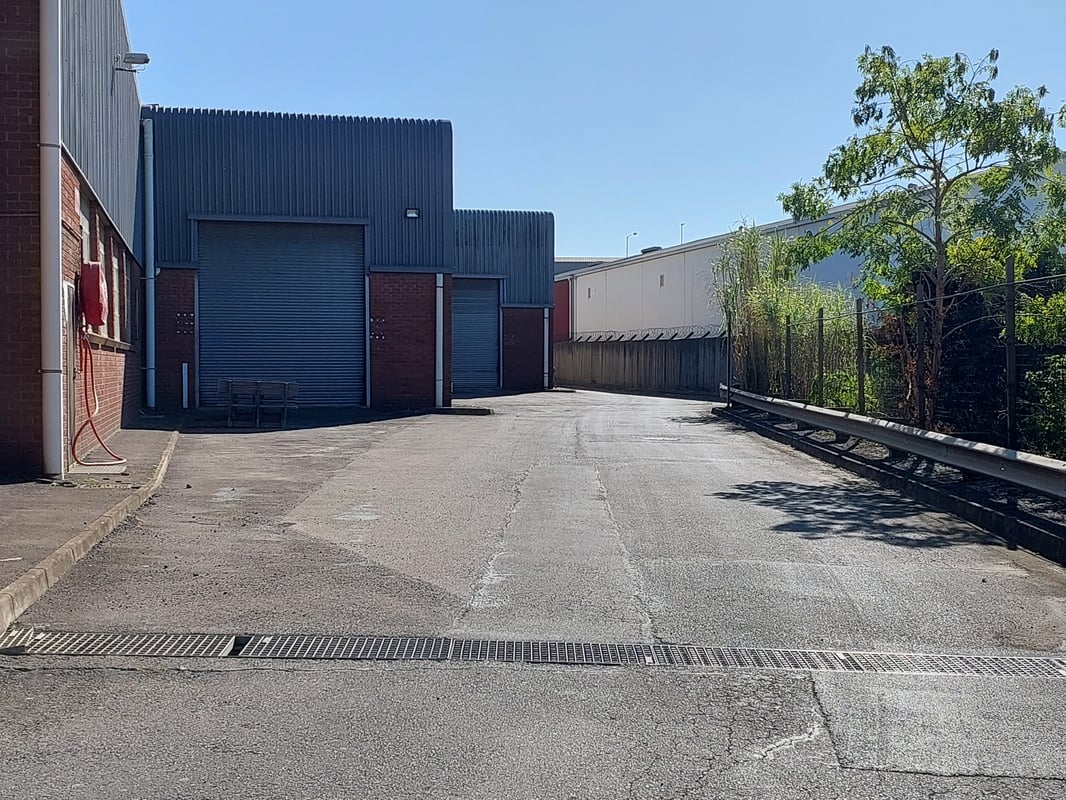 911m² Warehouse For Lease in Springfield