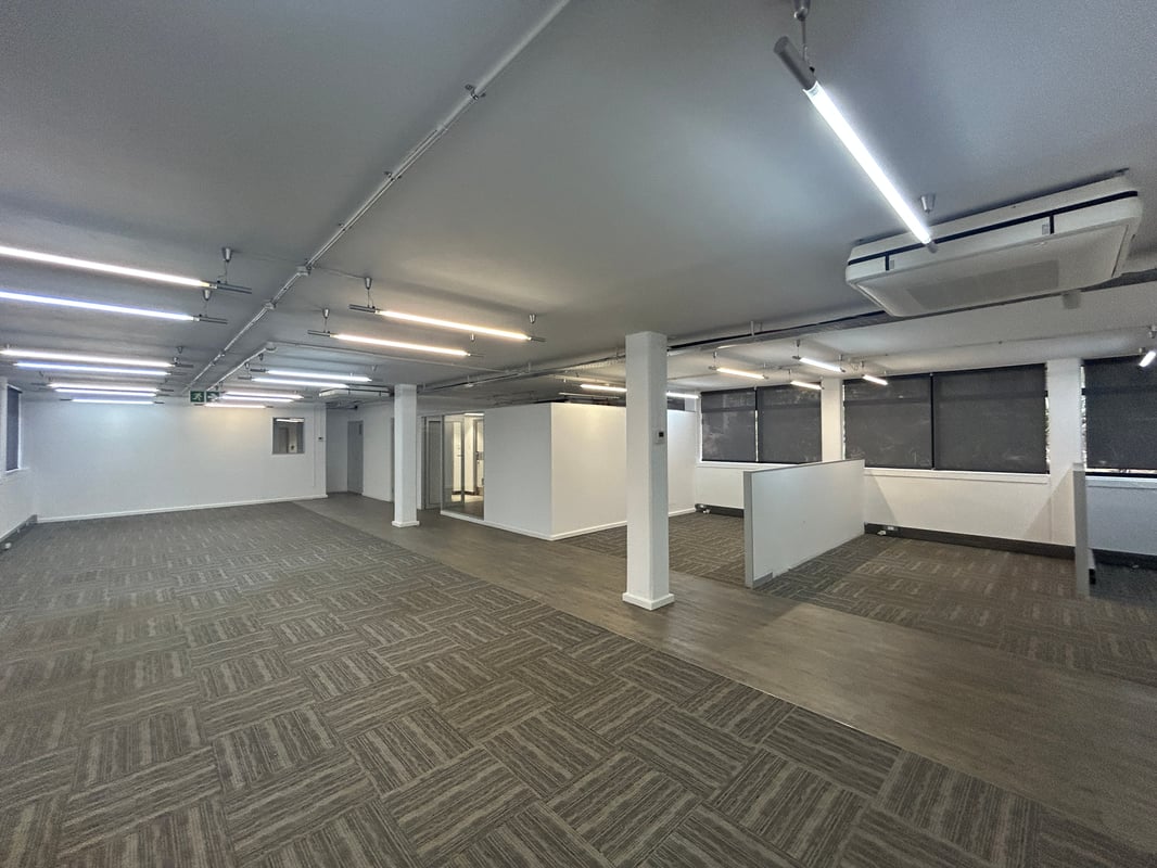305m² Office To Let in Westville