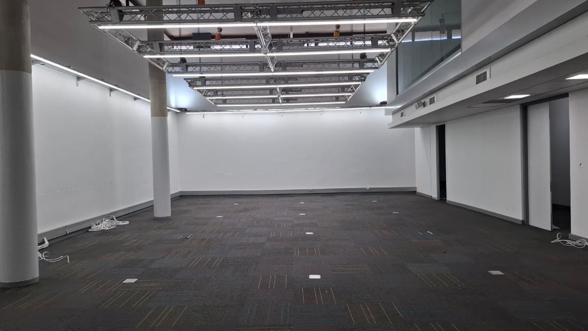 312m² Office To Let in Riverhorse Valley