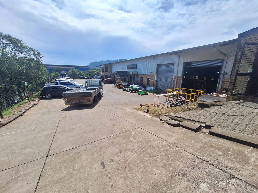 1397m² Warehouse To Let in Westmead