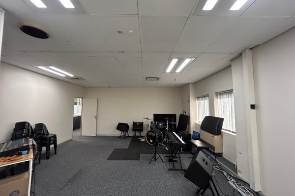 395m² Office To Let in Westville — image 4