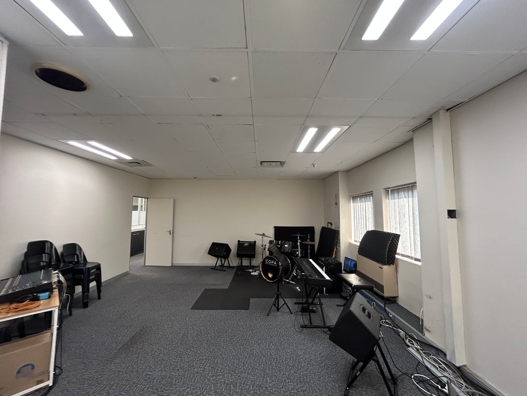 395m² Office To Let in Westville