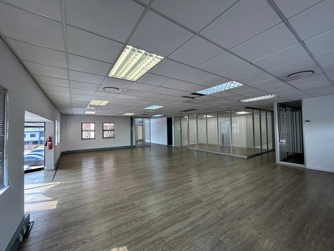 213m² Office To Let in Westville