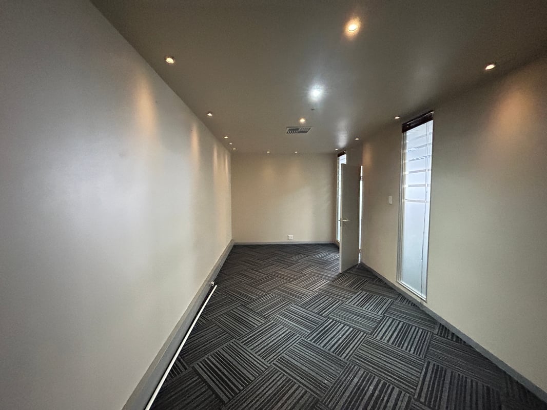 175m² Office To Let in Westville