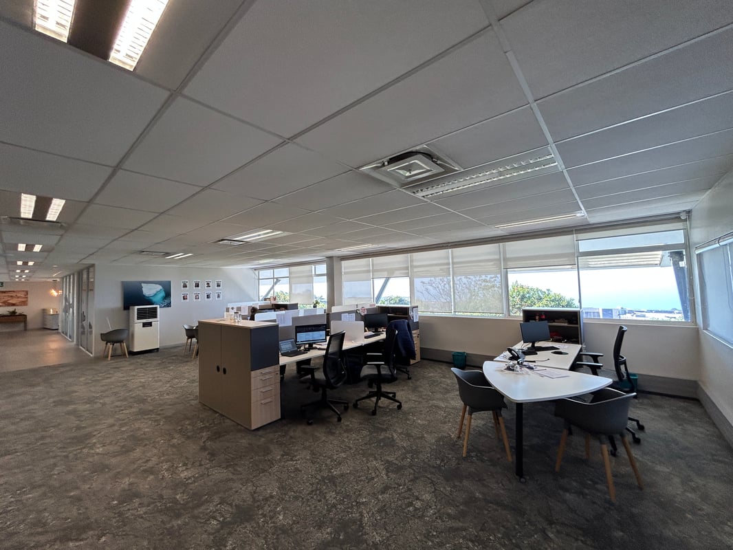 306m² Office To Let In La Lucia Ridge