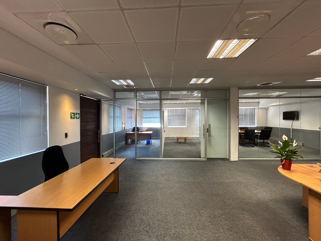 144m² Office To Let in Westville