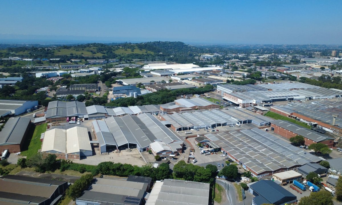 2 157m² Warehouse For Sale in New Germany