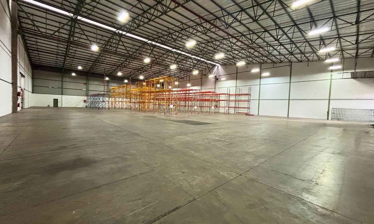 3301m² Warehouse To Let in New Germany