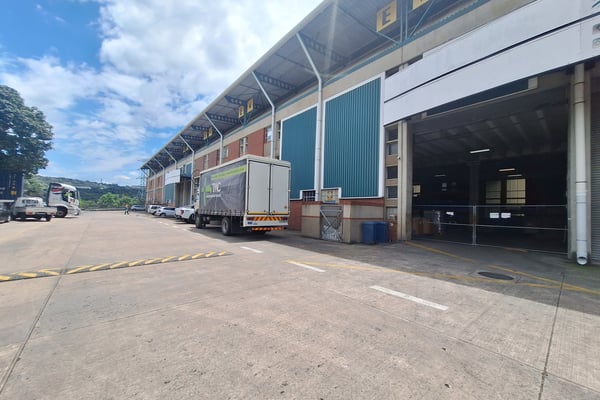 1370m² Warehouse To Let in Westmead — image 2