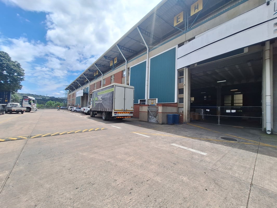 1370m² Warehouse To Let in Westmead