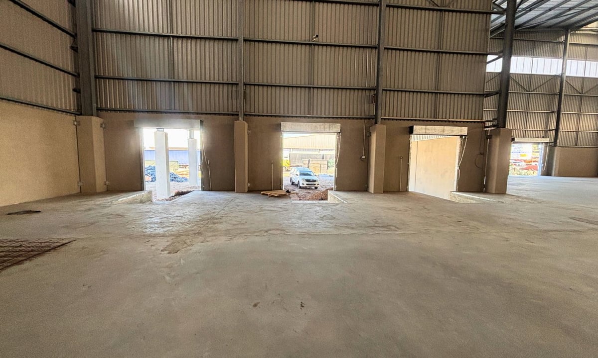 12 932m² Warehouse with 7410m² Yard to Let in Congella, Durban