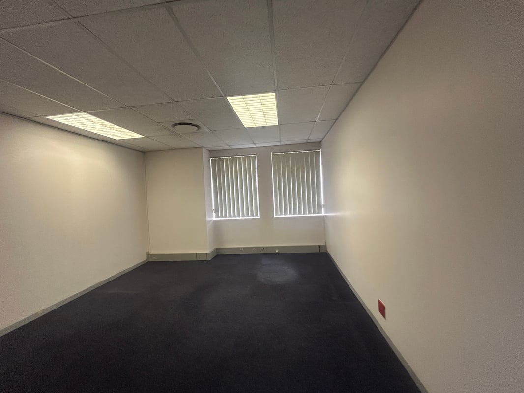 230m² Ground Floor Office To Let in Trosvale Office Park, Umhlanga
