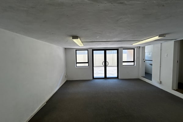 134m² Service and Industrial Unit To Let – Lillies Quarter Lifestyle Centre, Hillcrest — image 6