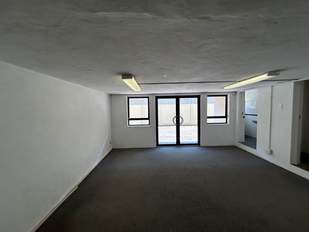 134m² Service and Industrial Unit To Let – Lillies Quarter Lifestyle Centre, Hillcrest