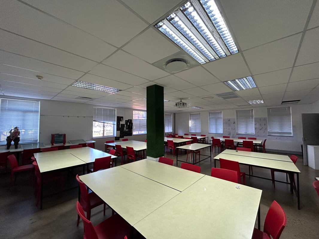 1 834m² Office to Let in The Glades Office Park, La Lucia Ridge