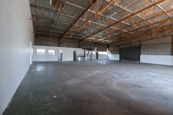 396m² Warehouse For Lease in Glen Anil — image 6