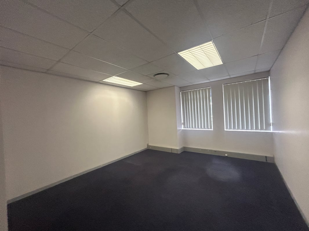 230m² Ground Floor Office To Let in Trosvale Office Park, Umhlanga