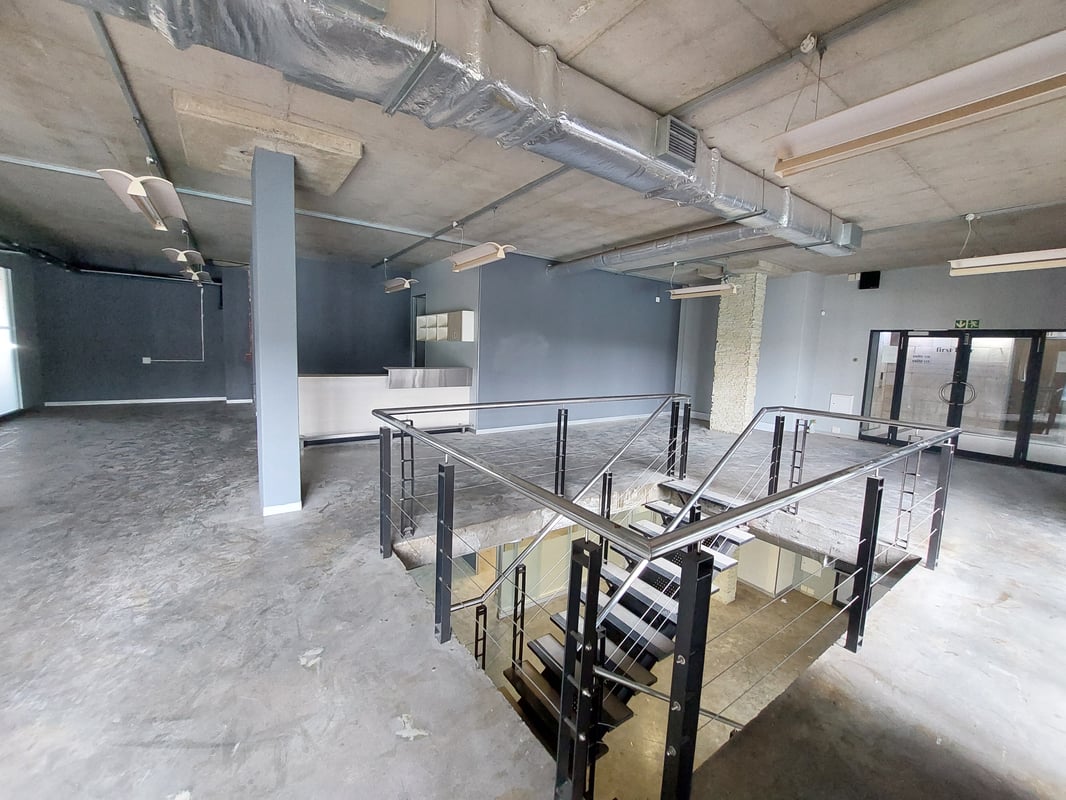 946m² Office For Sale in Riverhorse Valley