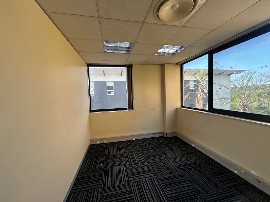 175m² Office To Let in Westville