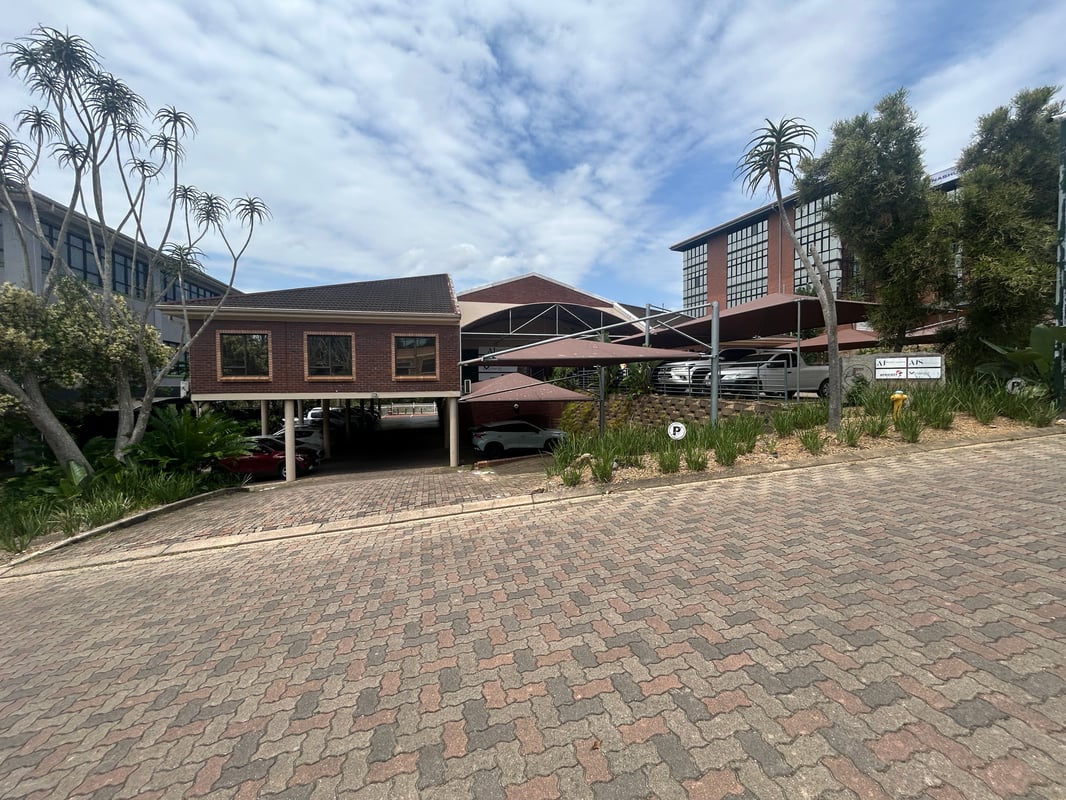 180m² Office To Let in Westville