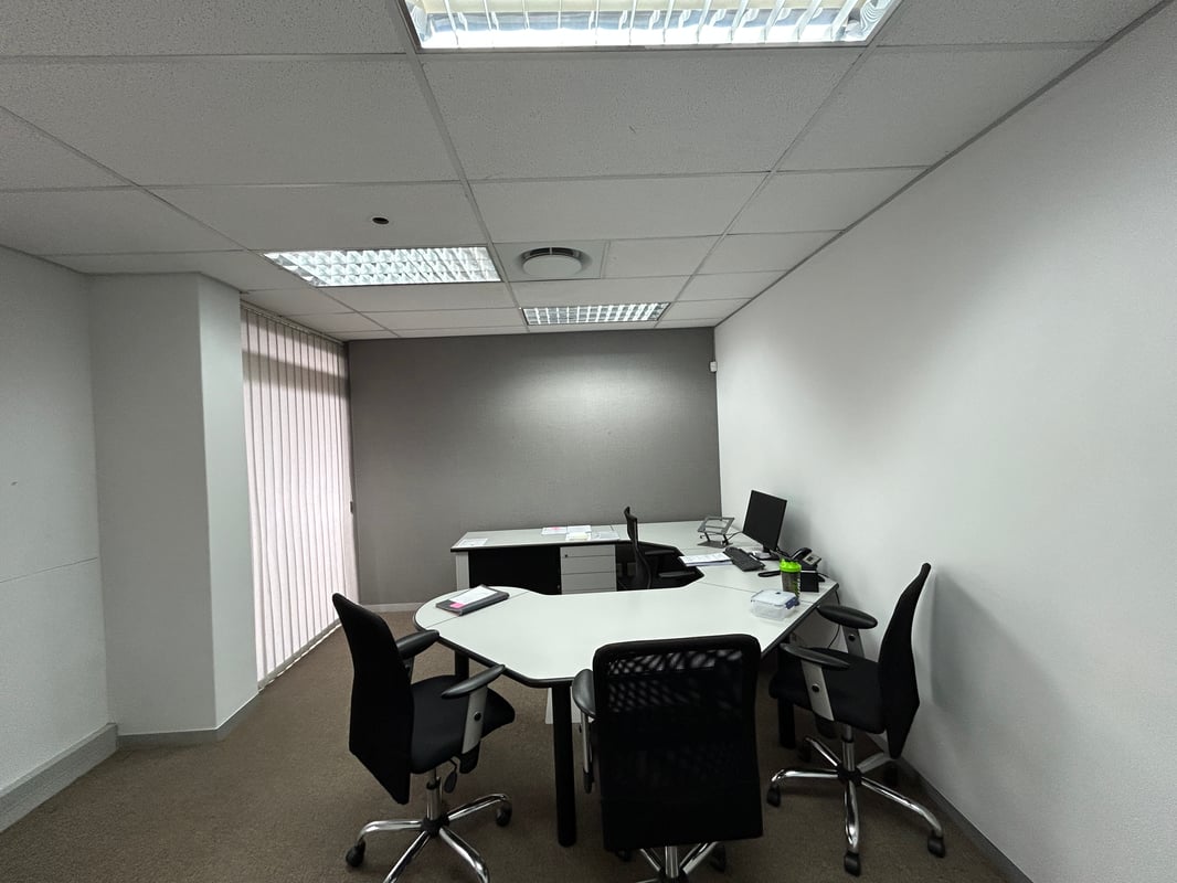 122m² Office To Let In Westway Office Park, Westville