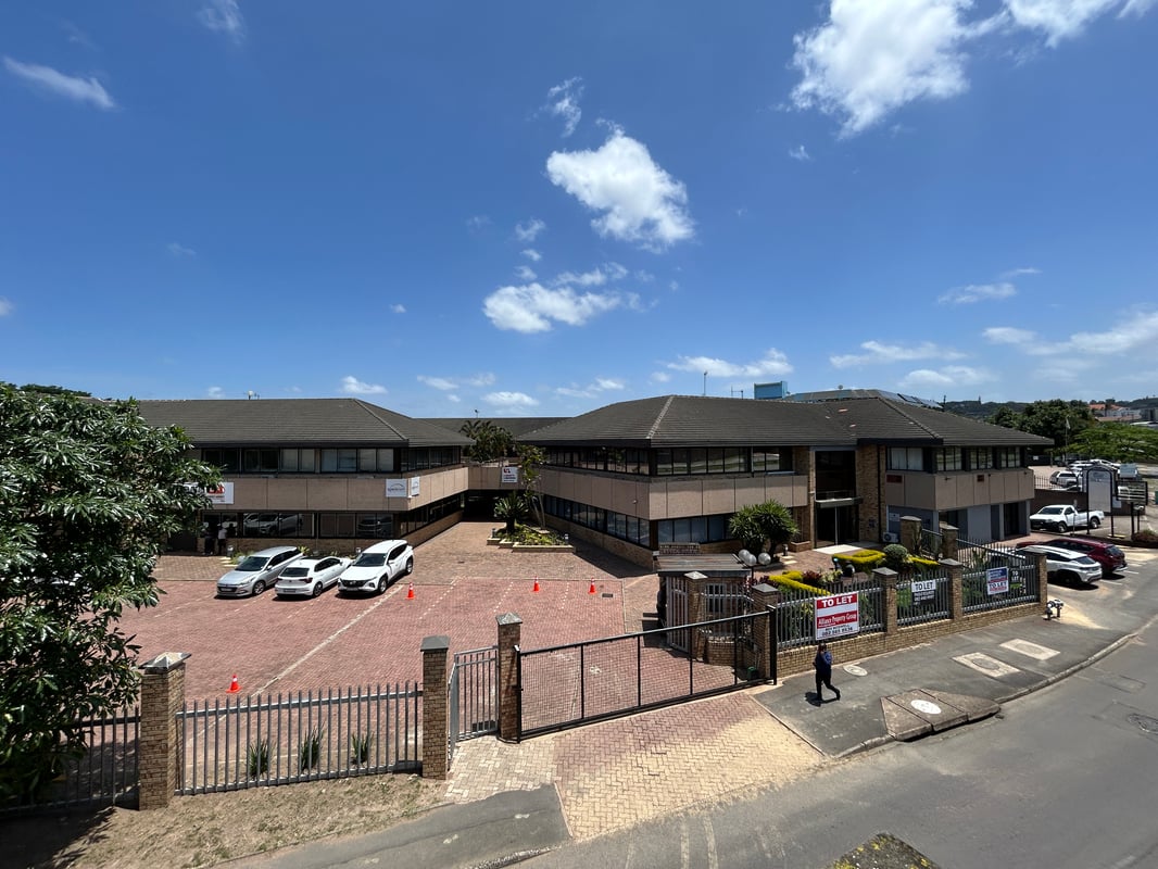 302m² Office to let in Westville