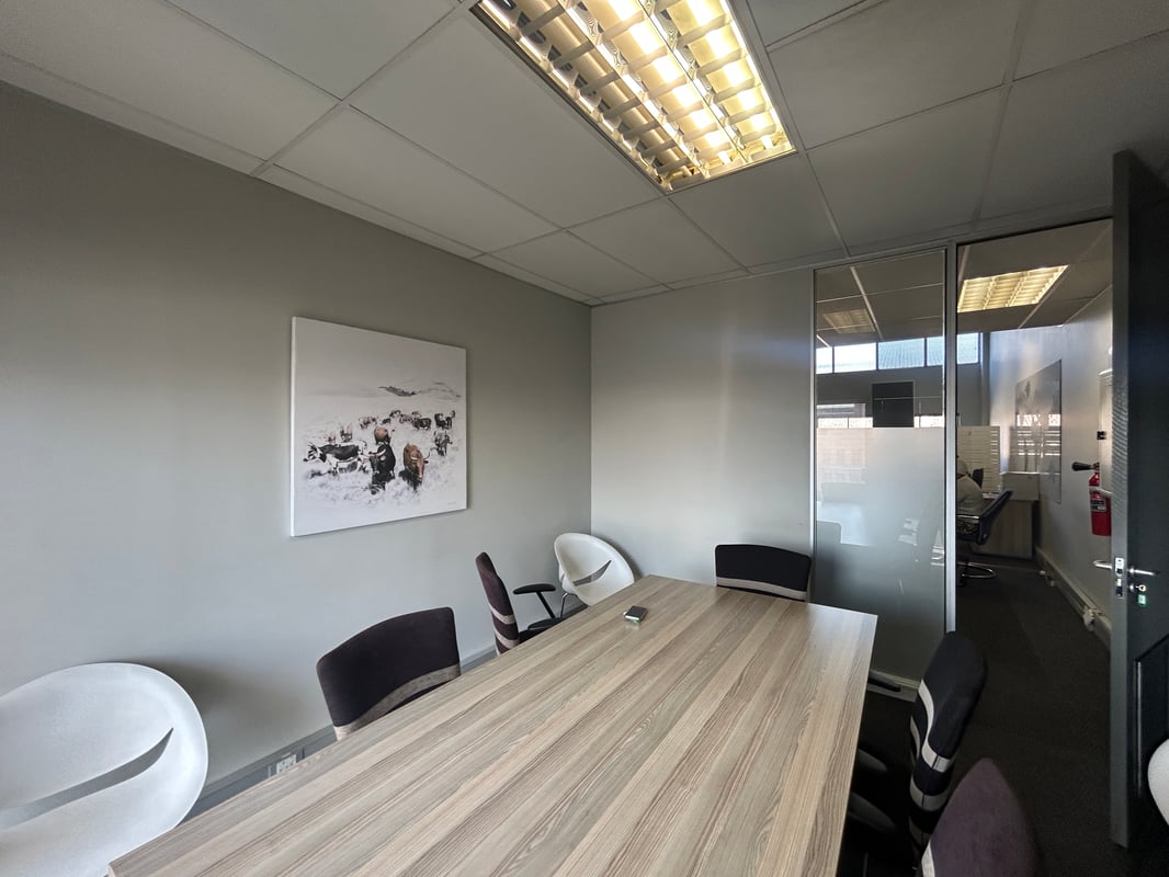 190m² Office to Let in Lion Match Office Park