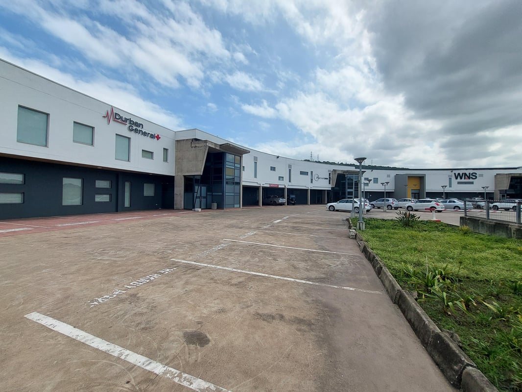 1951m² Office Space For Sale in Riverhorse Valley