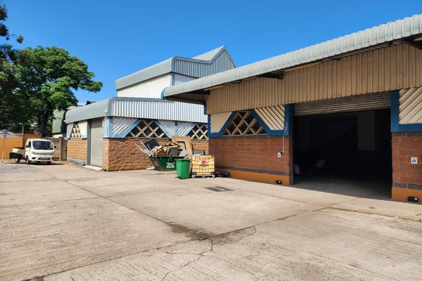 3 867m² Standalone Factory To Let in Glen Anil — image 5