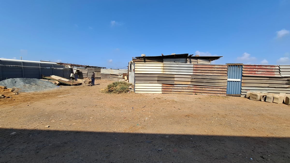 2800m² Yard To Let in Springfield