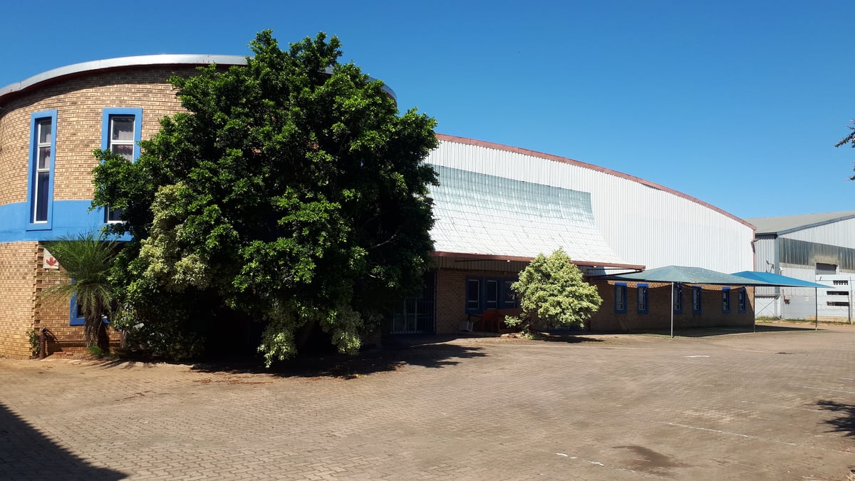 3500m² Standalone Warehouse For Lease in Springfield