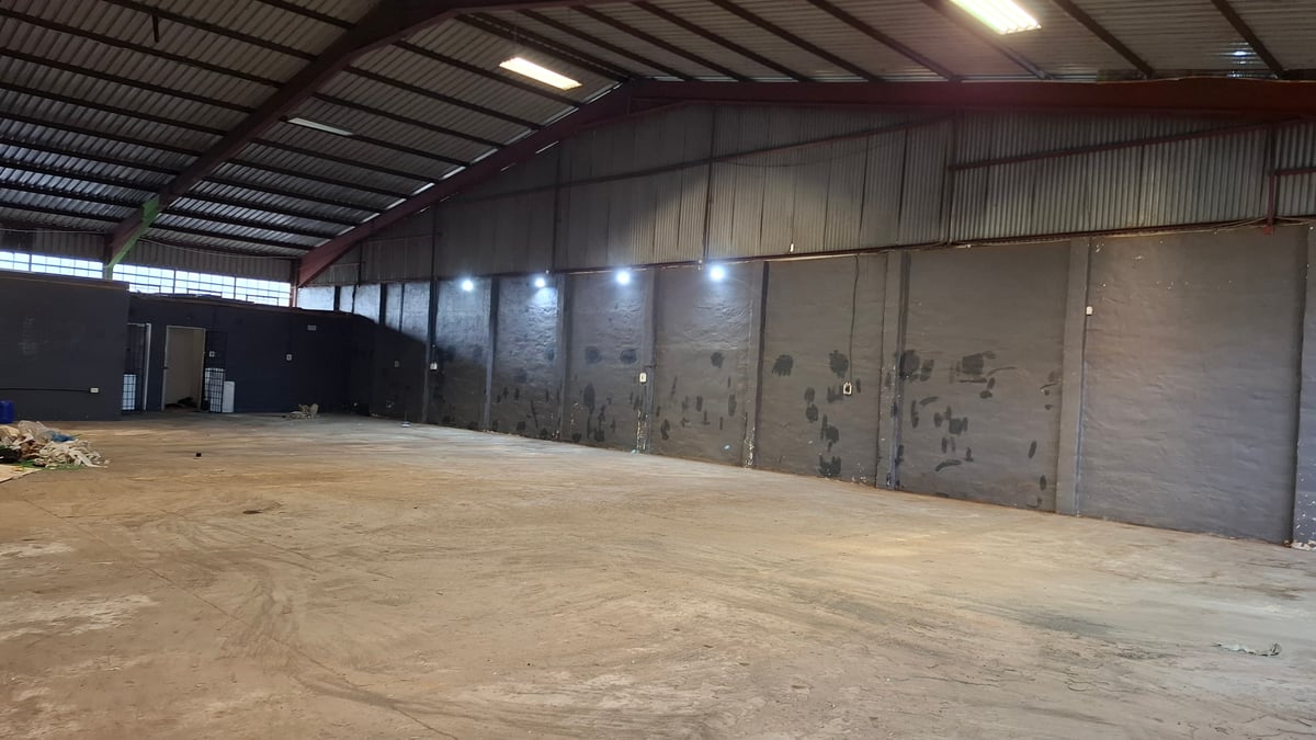 480m² Factory for Rent in Glen Anil