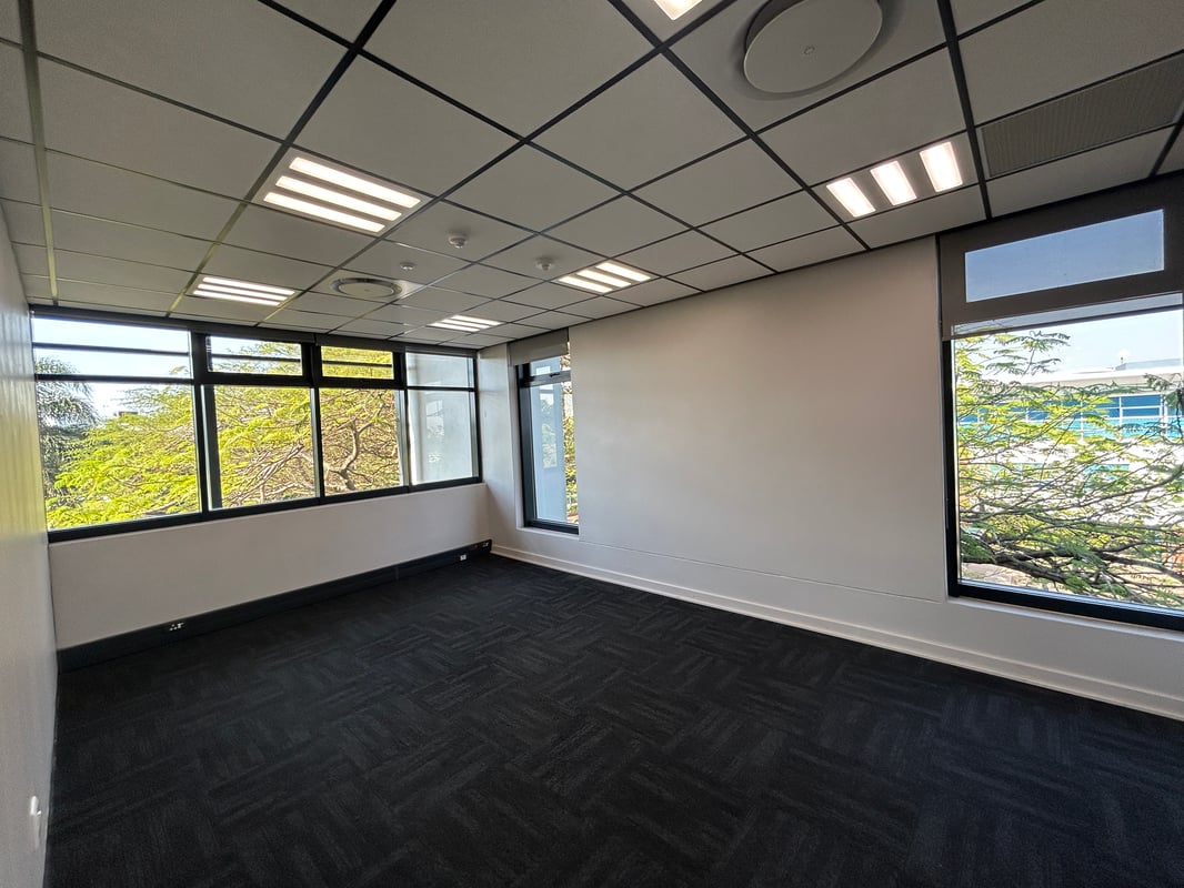 1 678m² Office to Let in The Glasshouse Office Park