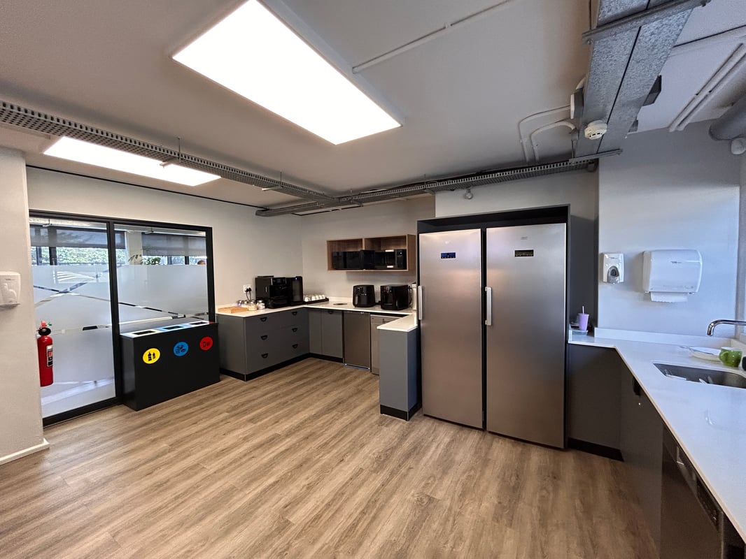 753m² Office To Let In Essex Gardens Office Park