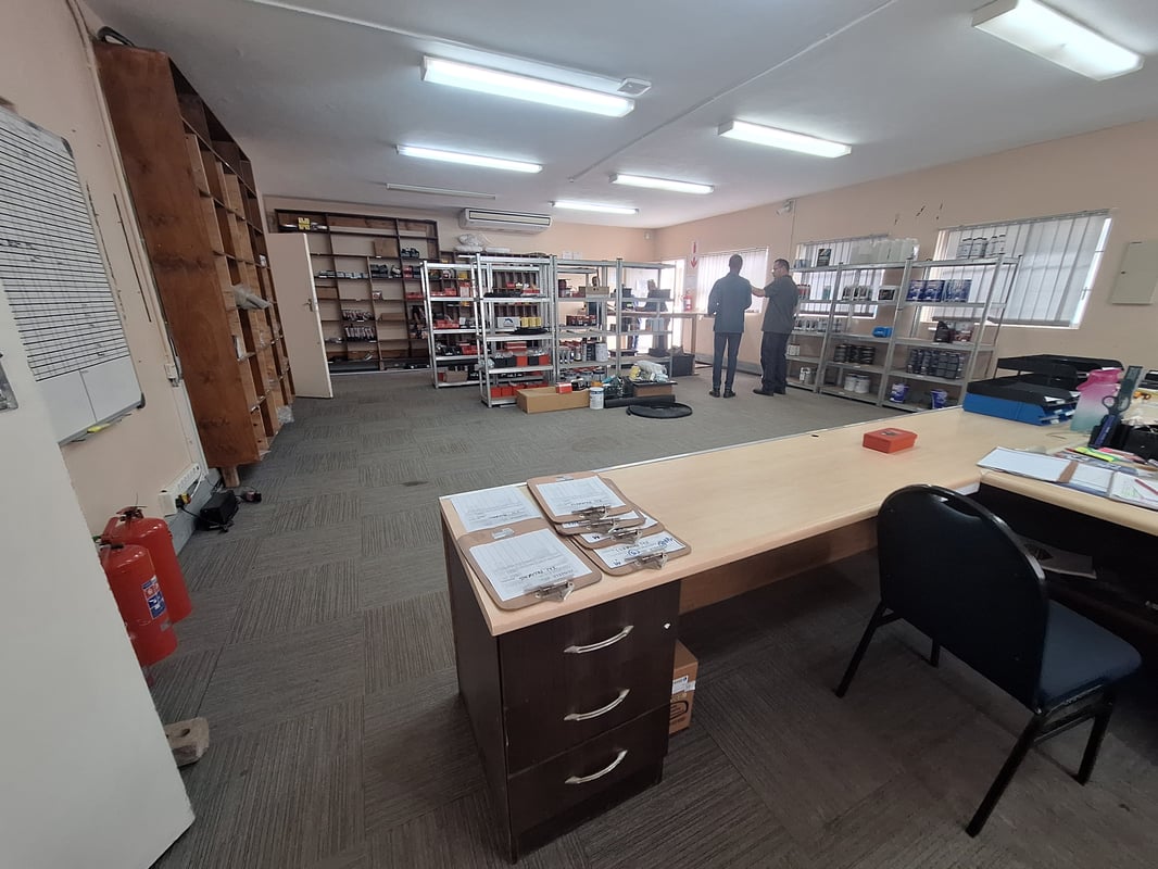 1 538m² Warehouse To Let in Westmead