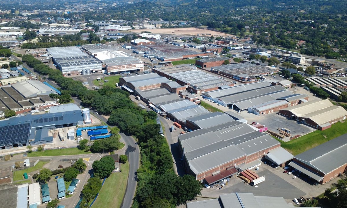 3 432m² Industrial Unit For Sale in New Germany
