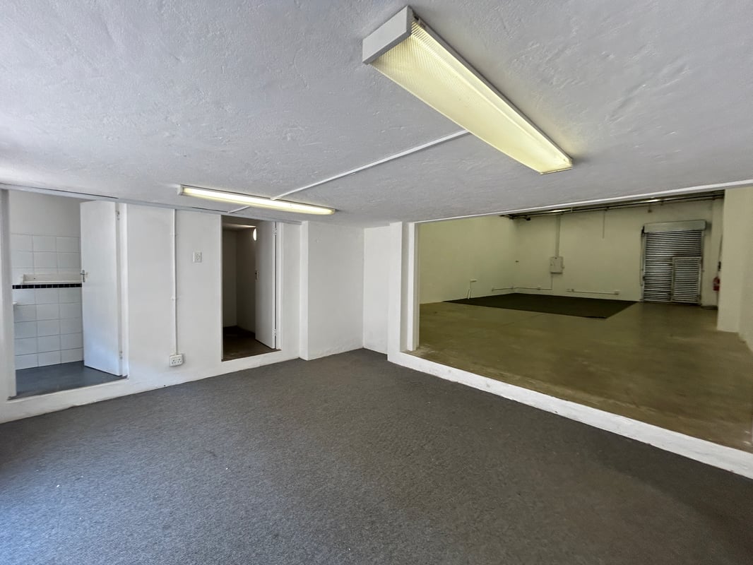 134m² Service and Industrial Unit To Let – Lillies Quarter Lifestyle Centre, Hillcrest