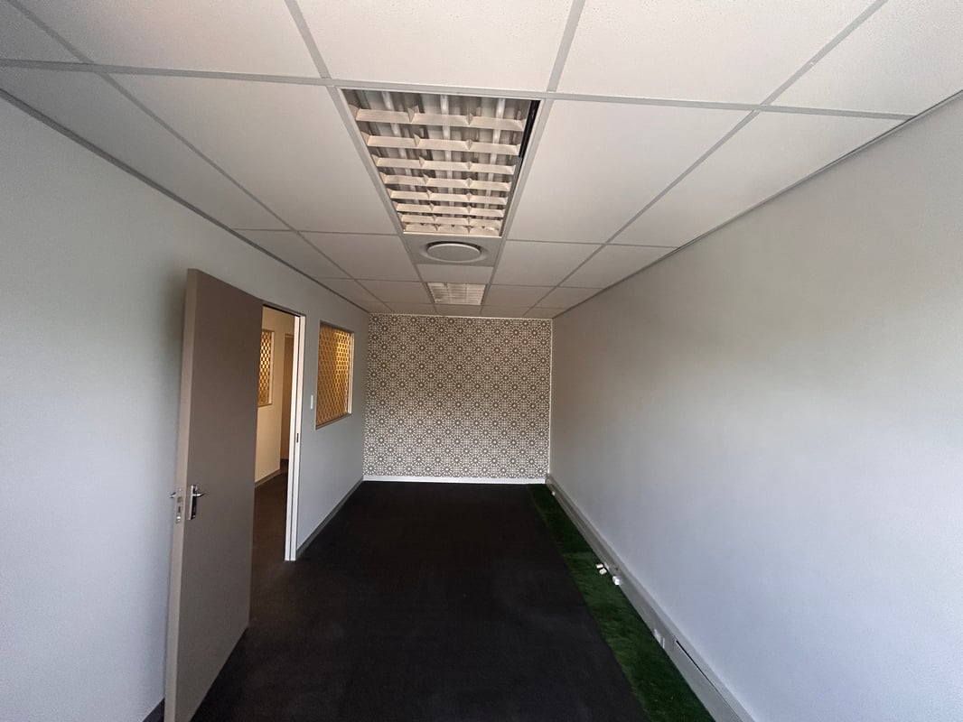 125m² Office To Let in Westville 